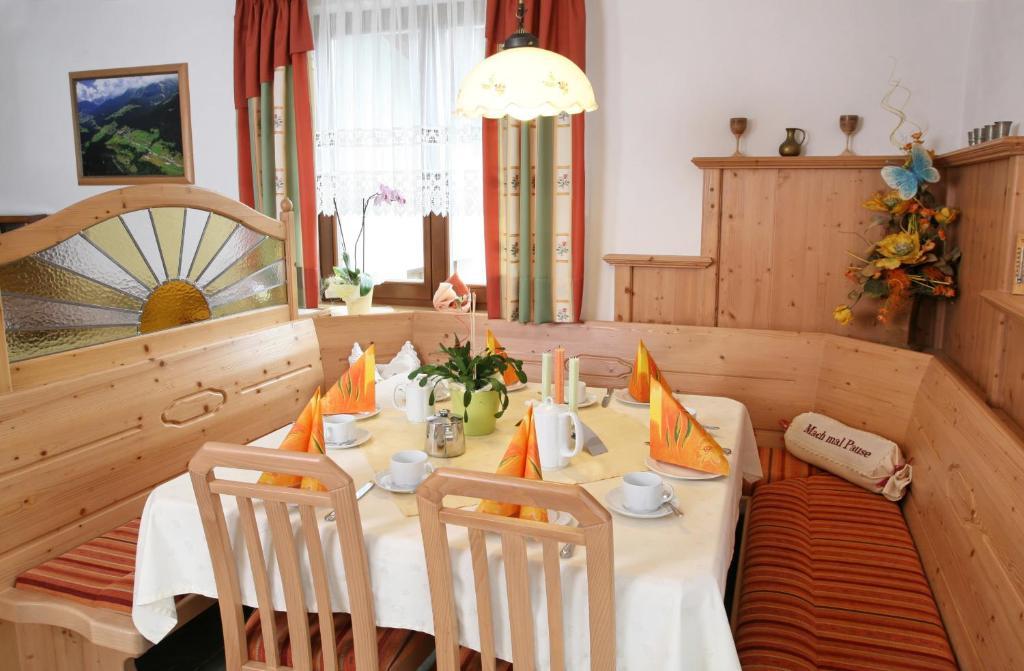 Gaestehaus Ortner Liesing ภายนอก รูปภาพ